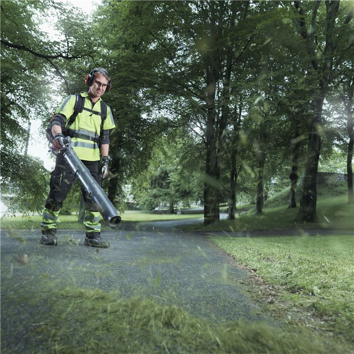 Husqvarna - Akumulátorový foukač 120iB Husqvarna - Akumulátorový foukač 120iB