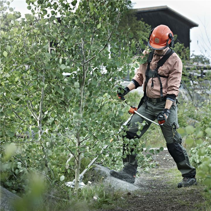 Husqvarna - Akumulátorový křovinořez 520iRX Husqvarna - Akumulátorový křovinořez 520iRX