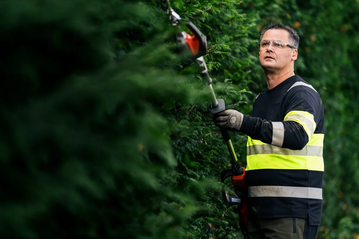 Husqvarna - Akumulátorový plotostřih 520iHE3