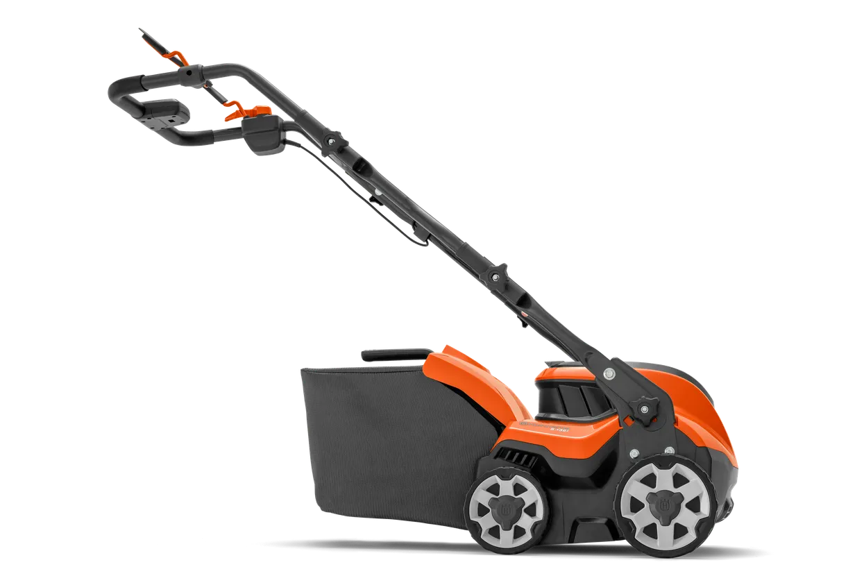 Husqvarna - Akumulátorový odmechovač S 138i s akumulátorem a nabíječkou Husqvarna - Akumulátorový odmechovač S 138i s akumulátorem a nabíječkou