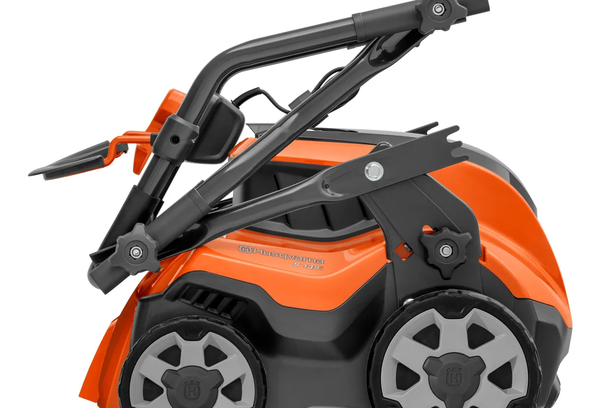 Husqvarna - Elektrický odmechovač S 138C
