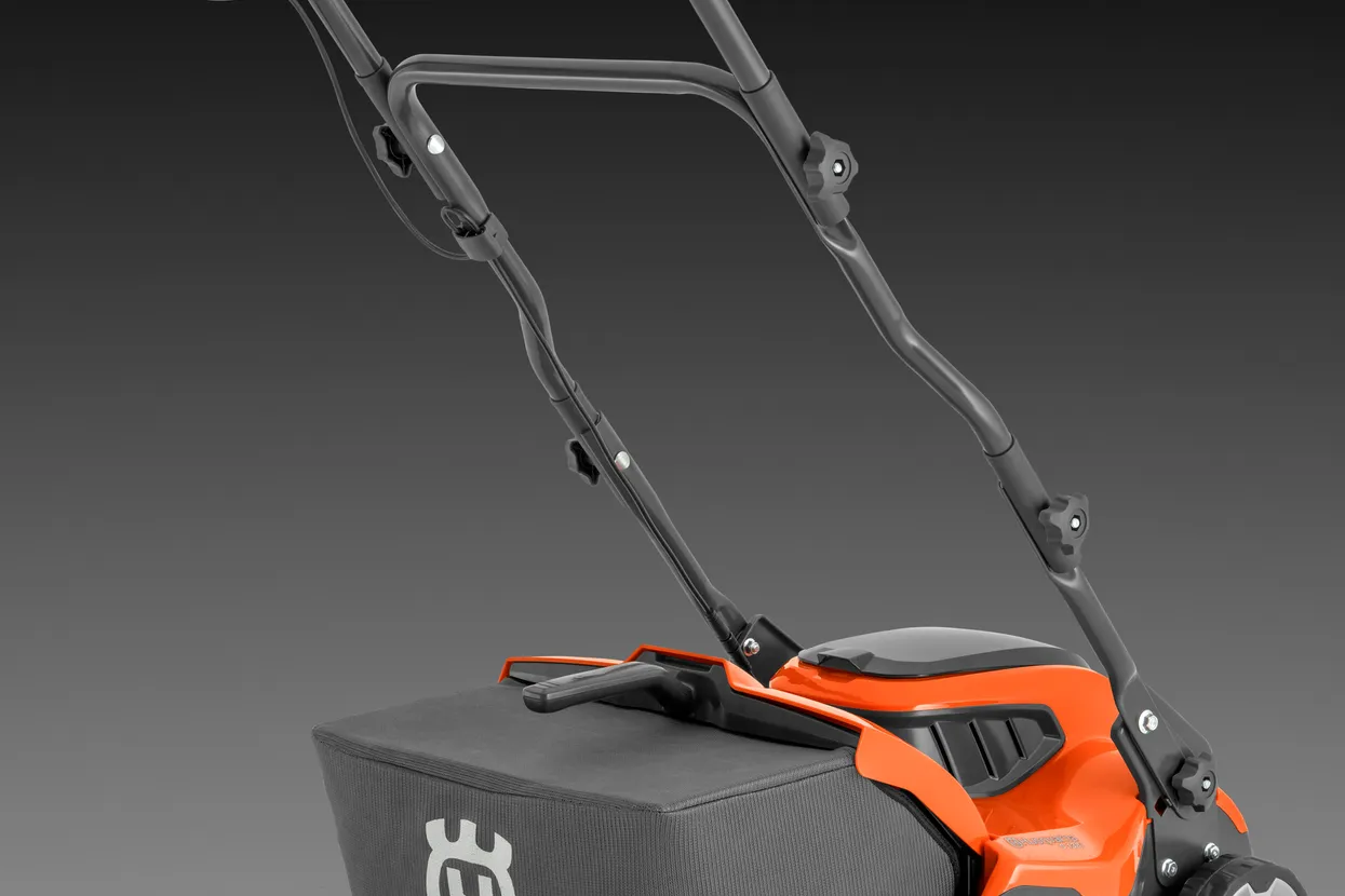 Husqvarna - Elektrický odmechovač S 138C