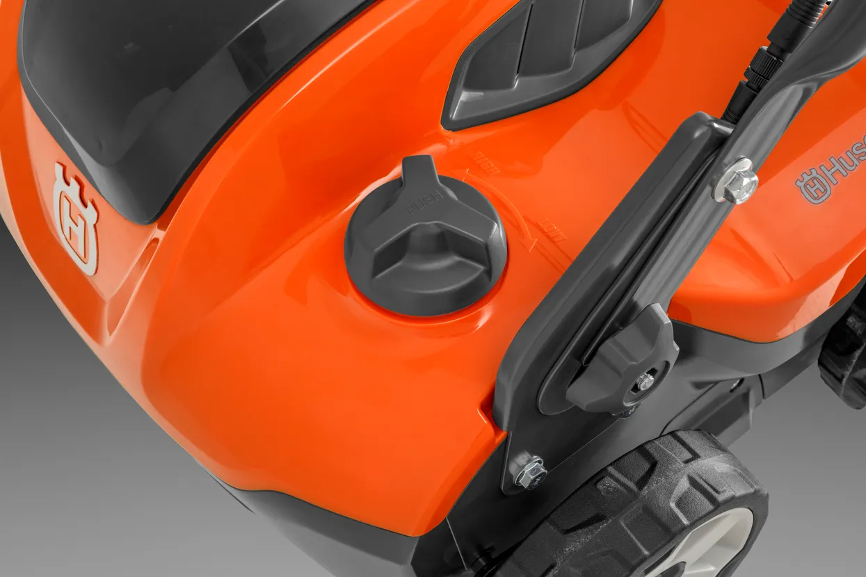Husqvarna - Elektrický odmechovač S 138C
