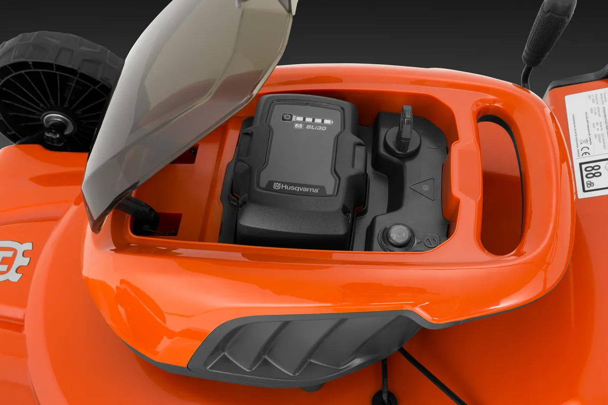 Husqvarna - Akumulátorová sekačka na trávu LC 142iS bez akumulátoru a nabíječky