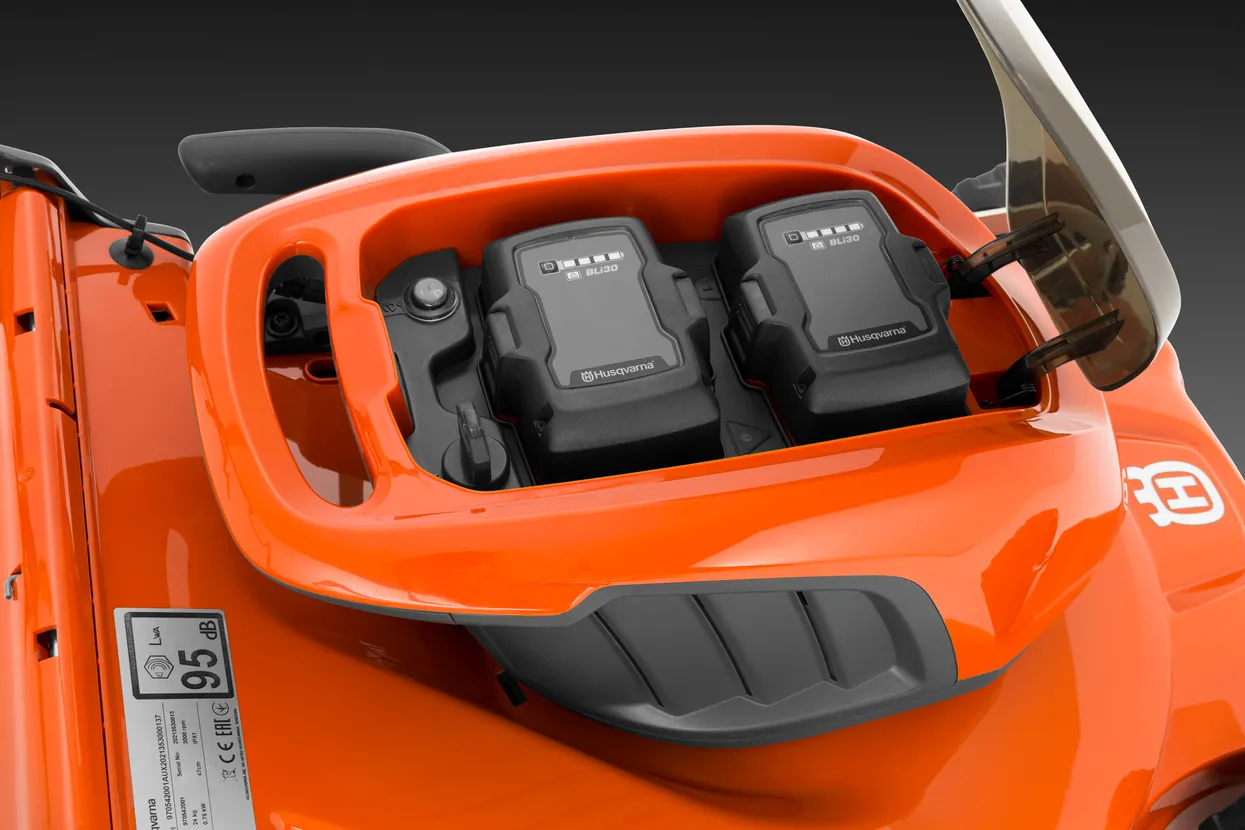 Husqvarna - Akumulátorová sekačka na trávu LC 247i bez akumulátoru a nabíječky Husqvarna - Akumulátorová sekačka na trávu LC 247i bez akumulátoru a nabíječky