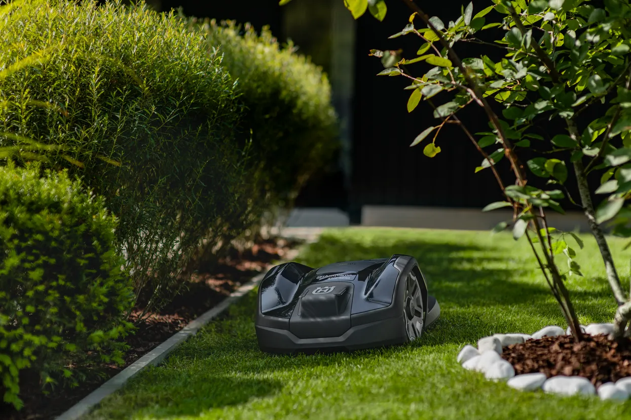 Husqvarna – Automower® 310E NERA 1000 m² Husqvarna – Automower® 310E NERA 1000 m²