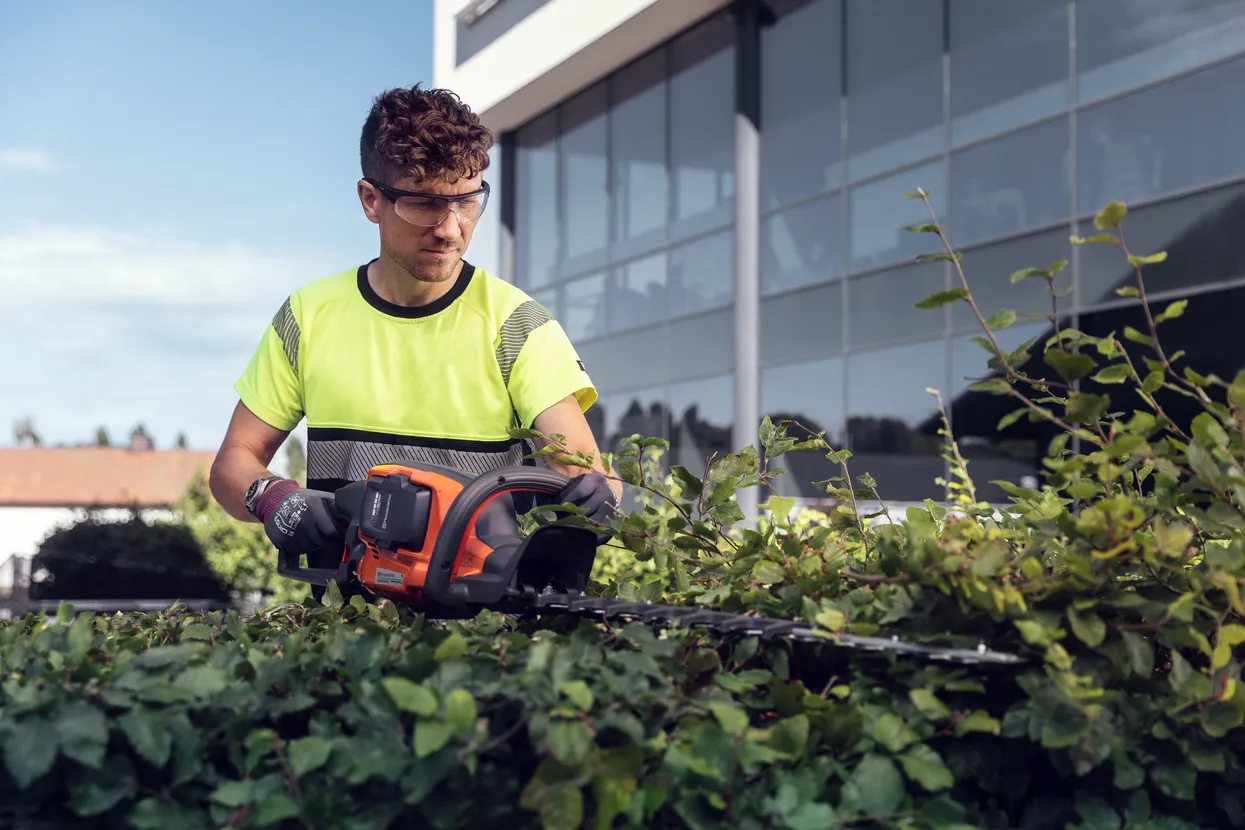 Husqvarna - Akumulátorový plotostřih 522iHD75
