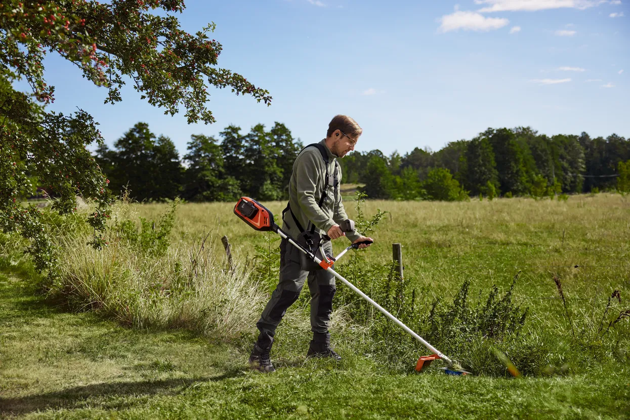 Husqvarna - Akumulátorový křovinořez 325iR