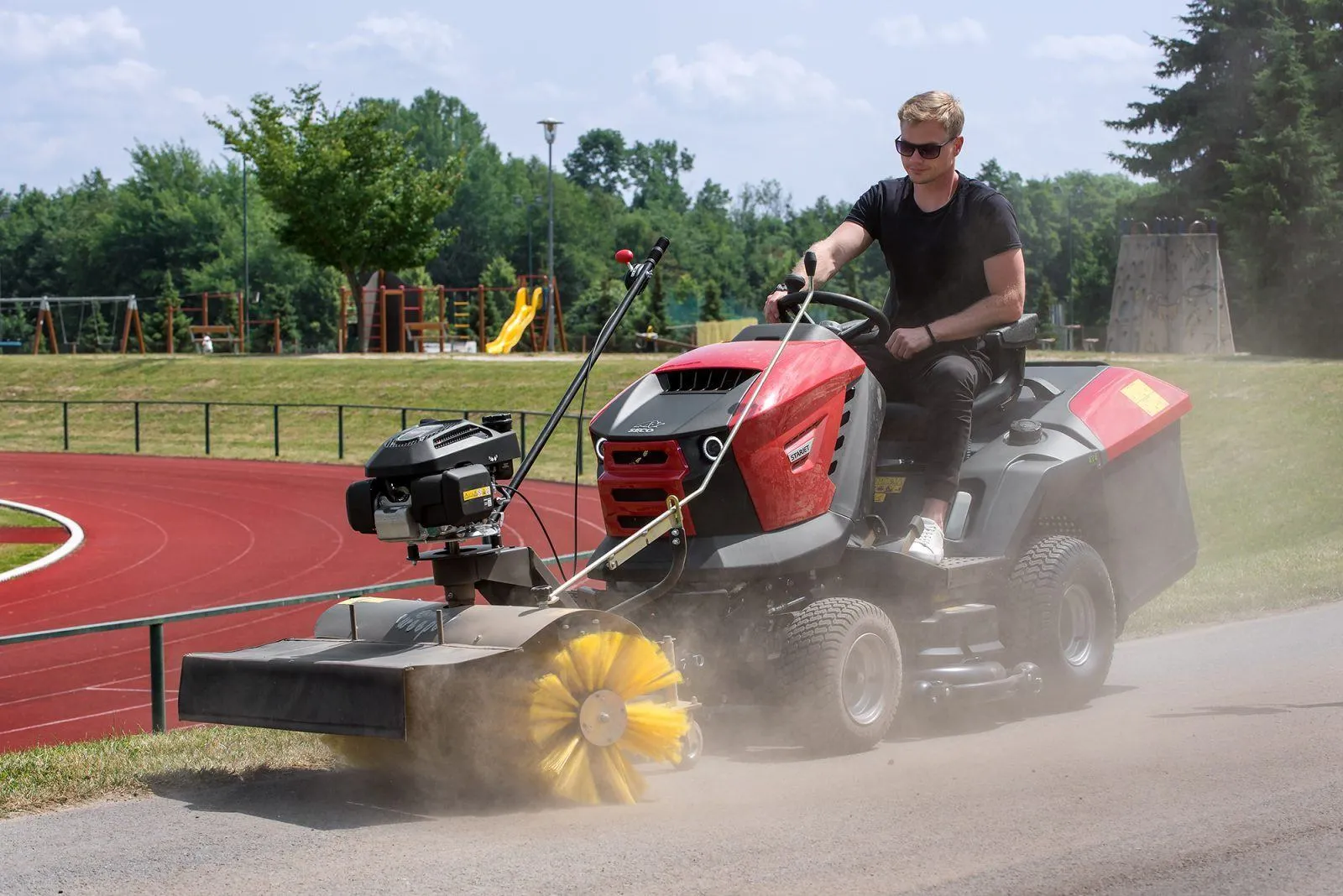 SECO - Zametací kartáč motorový