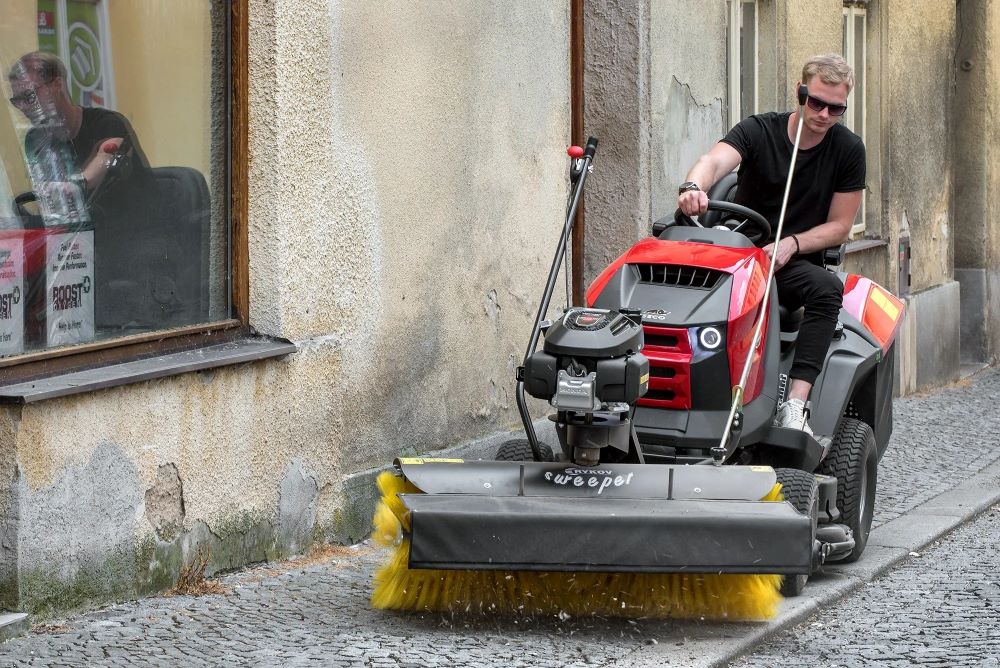 SECO - Zametací kartáč motorový